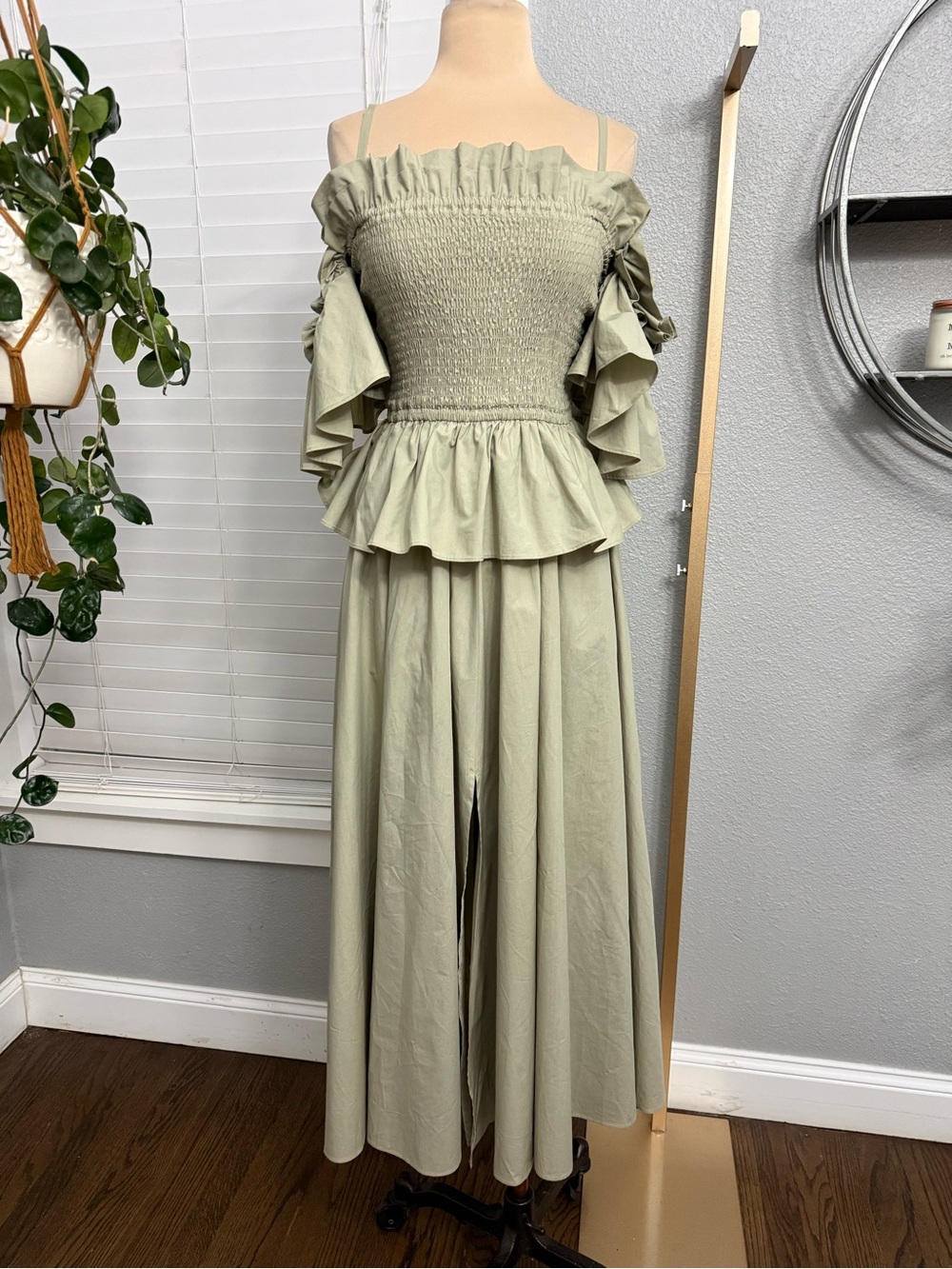 Toccin Flounced Midi Dress Size Small in Sage Green Cottagecore Romantic Prairie